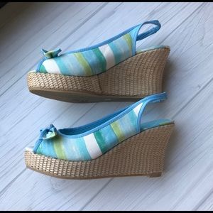 Gitano Wedge Shoes NWOT 8 rainbow blues & whites